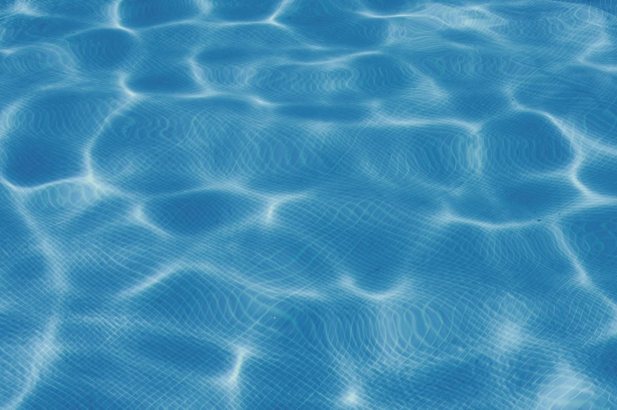 Saltwater vs. Chlorine Pools: What NJ Homeowners Need to Know